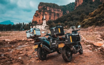 赵雷的《成都》曾经唱哭过多少人，是多少人的回忆